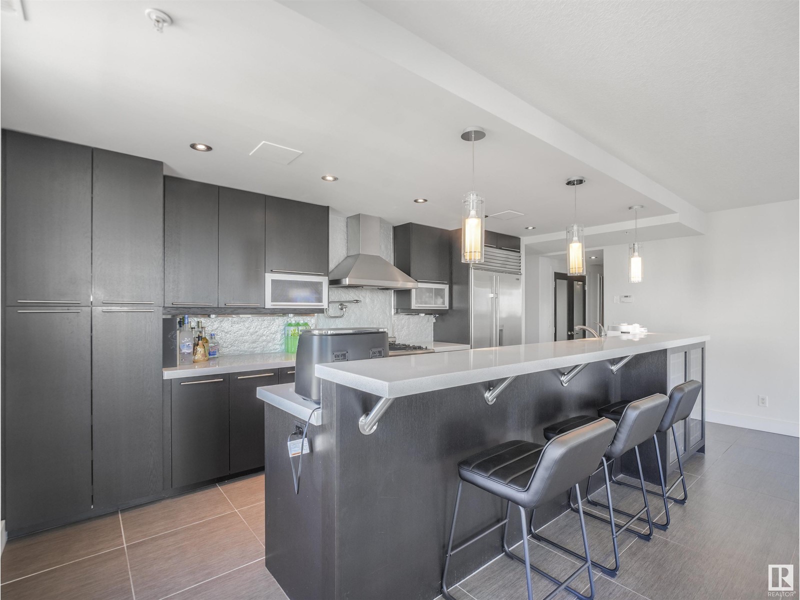 #1704 9939 109 ST NW
