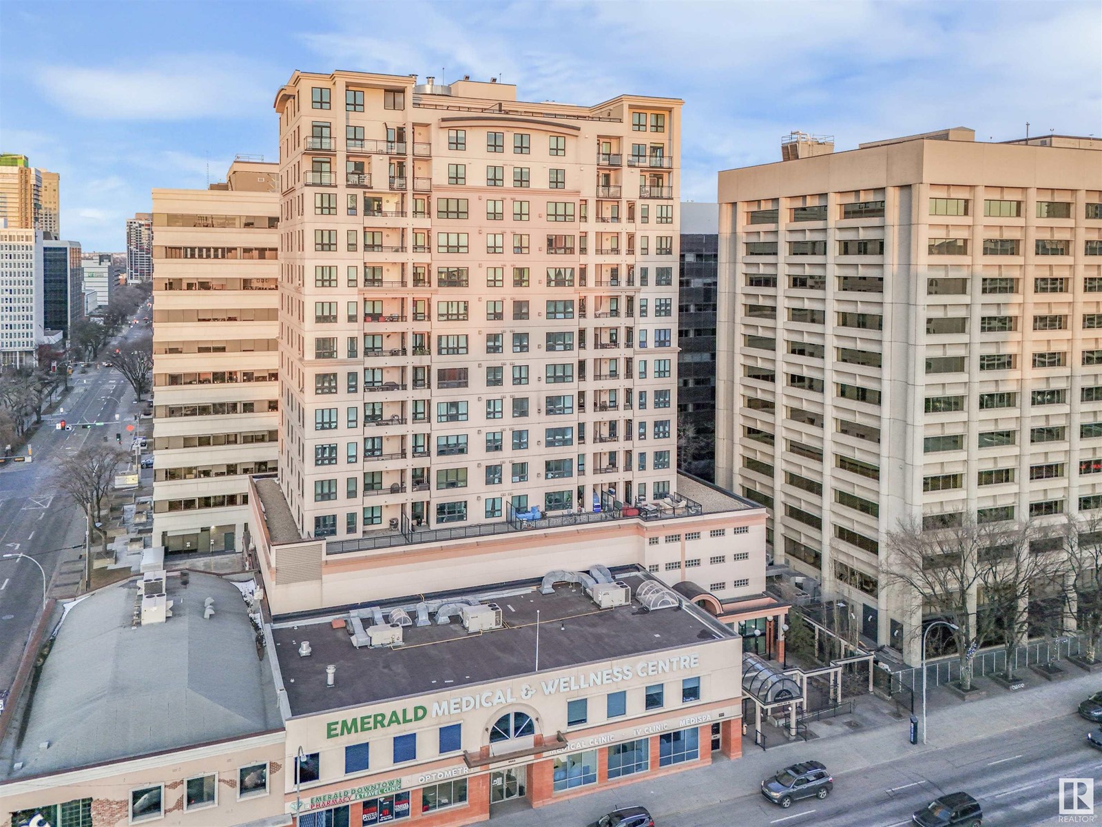 #1704 9939 109 ST NW
