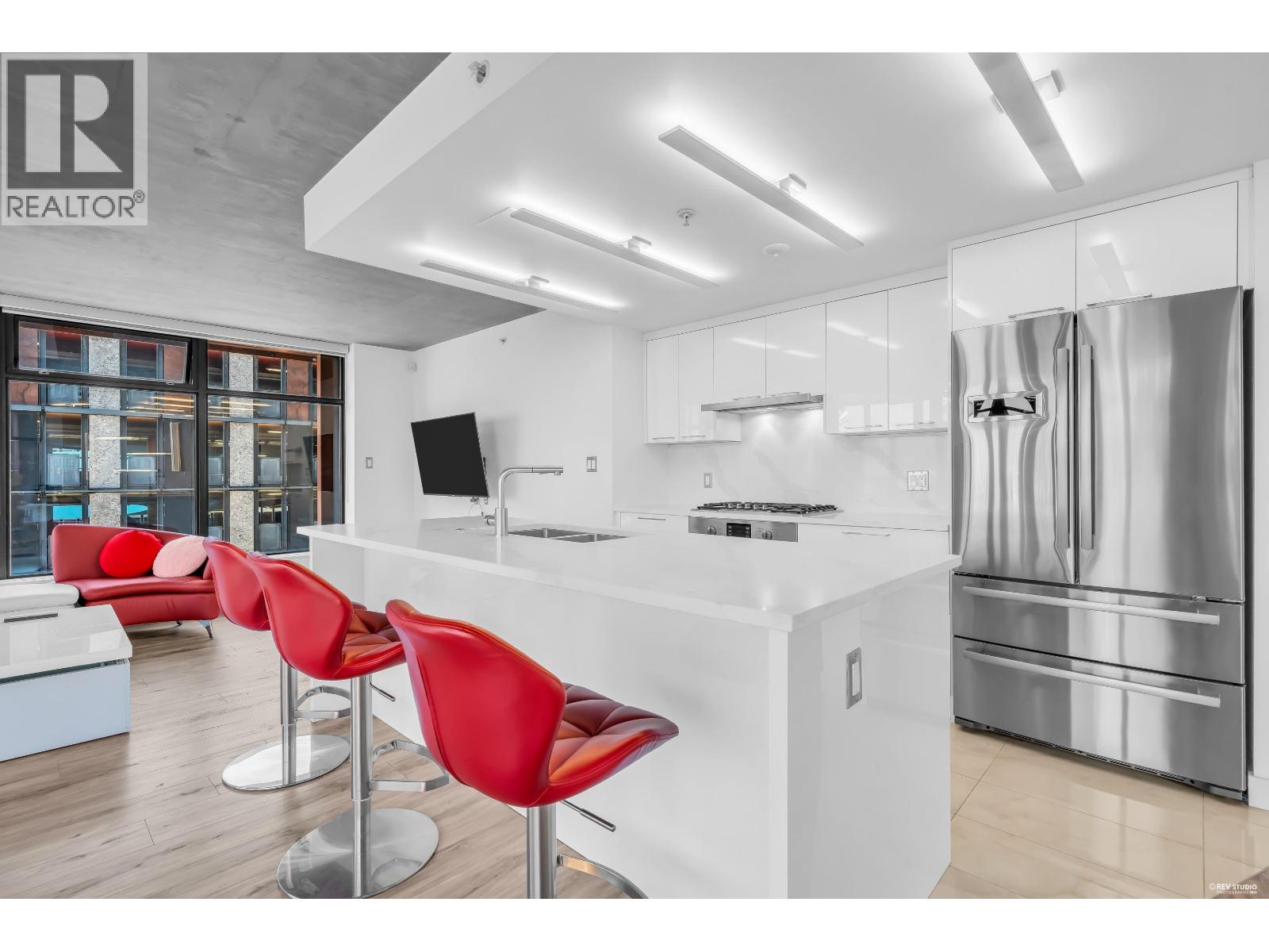 610 128 W CORDOVA STREET