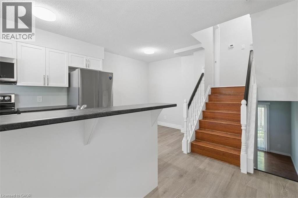 211 VERONICA Drive Unit# 8