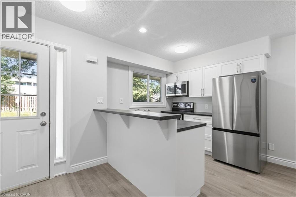 211 VERONICA Drive Unit# 8