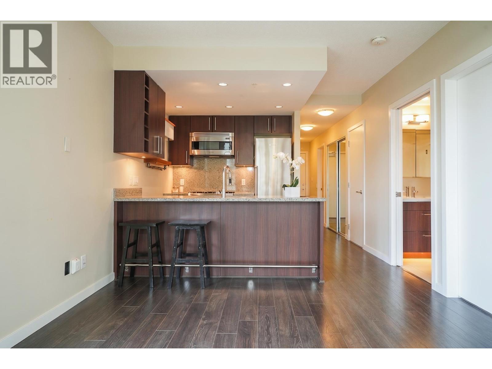 707 108 W 1ST AVENUE