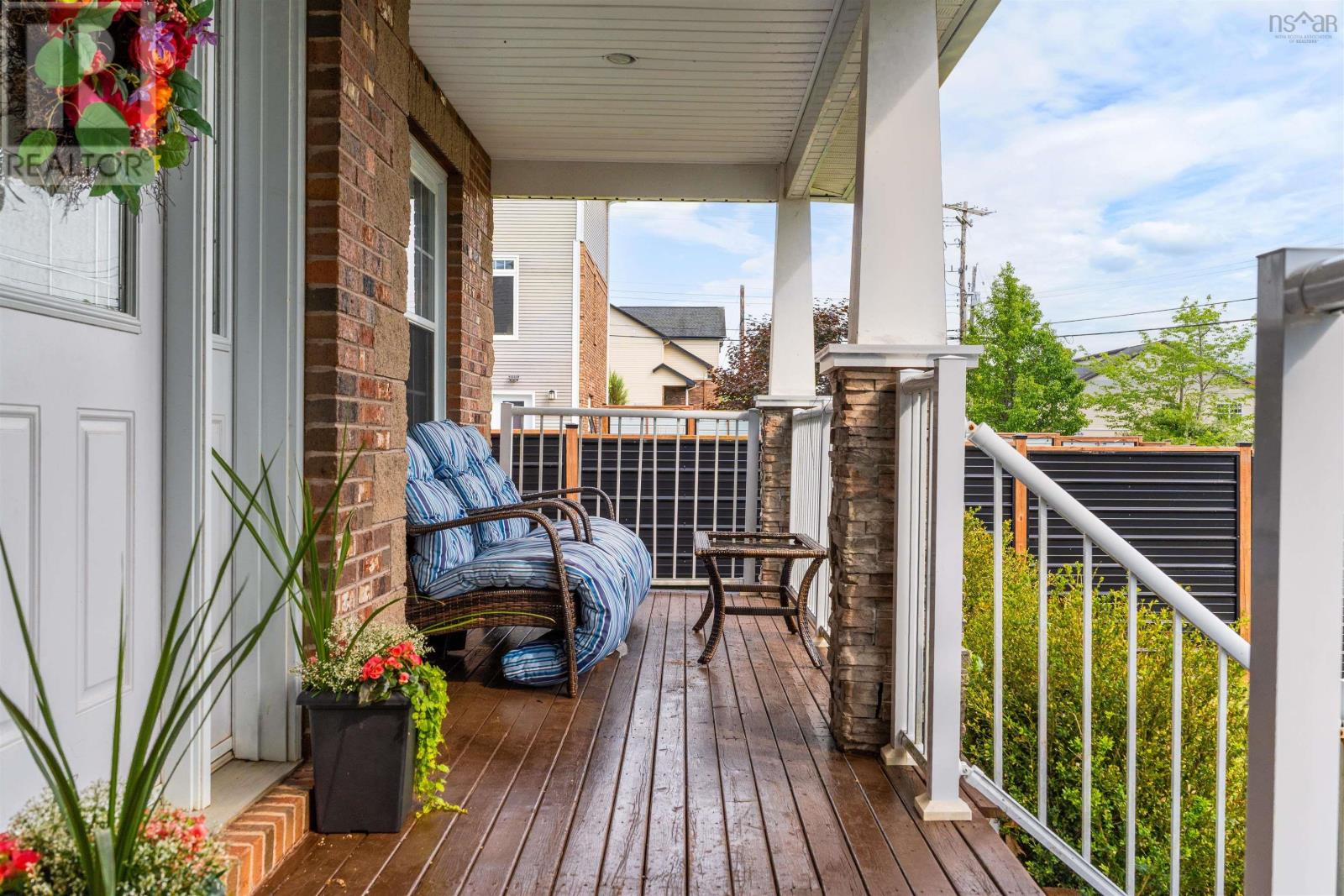 76 PEBBLECREEK Crescent