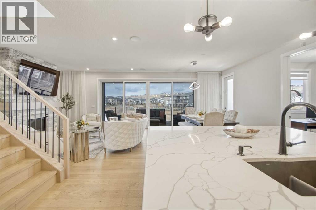 1104 Cranbrook Gardens SE