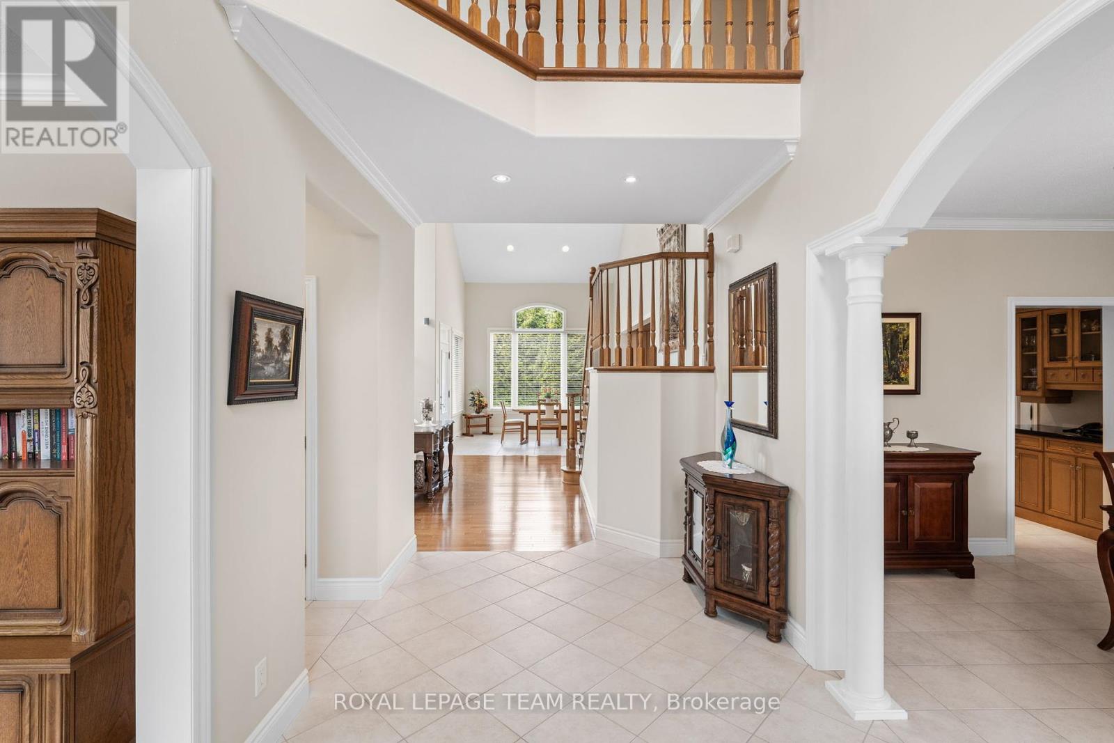 6005 EARLSCOURT CRESCENT