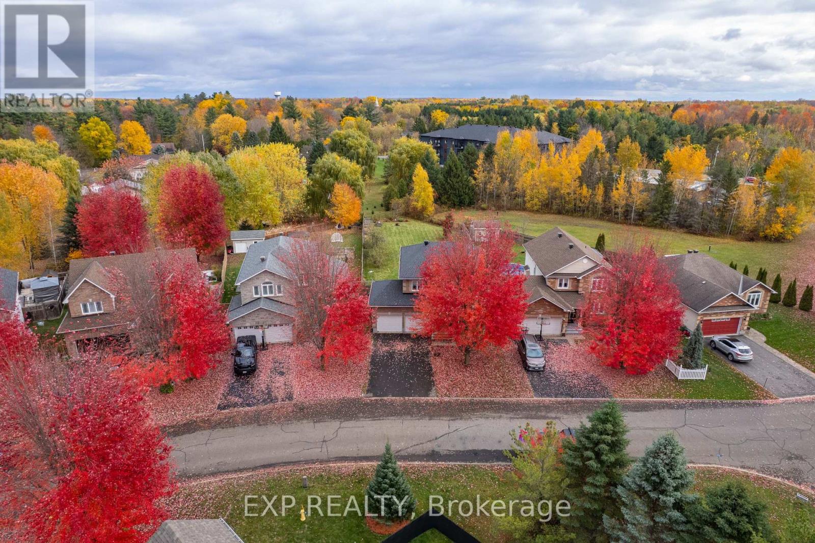 17 OLDE TOWNE AVENUE