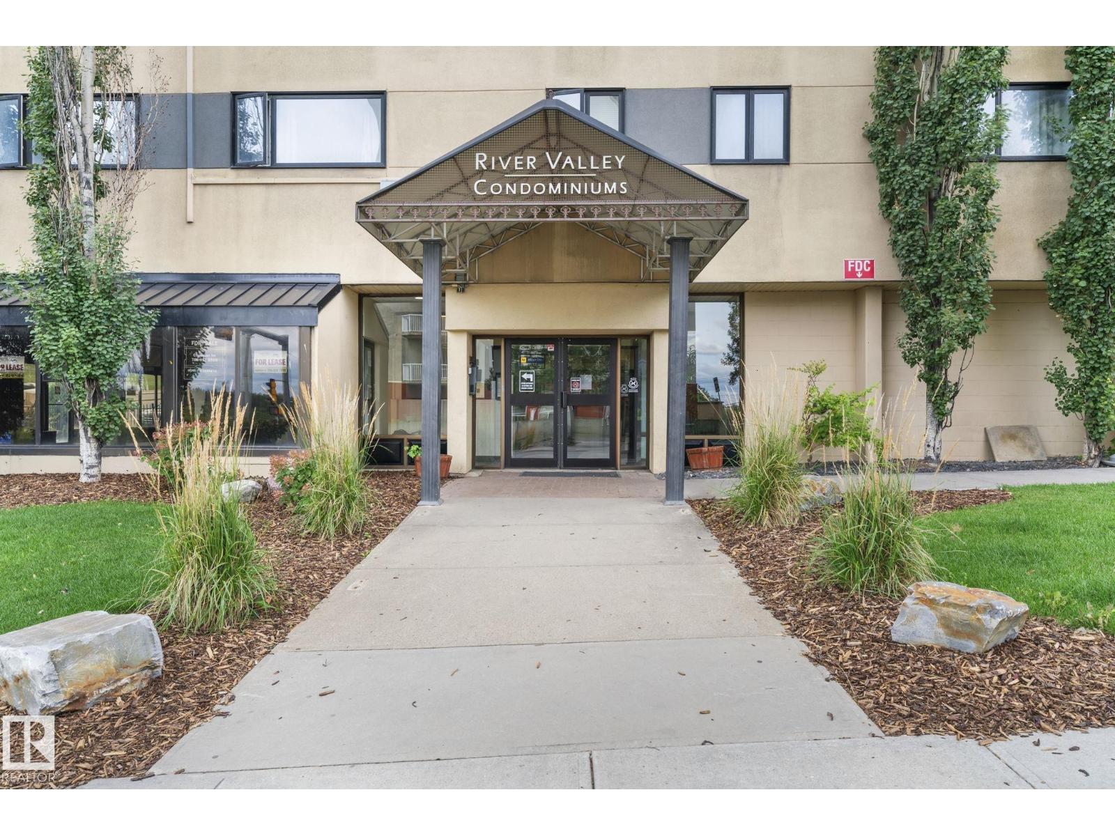 #806 9710 105 ST NW