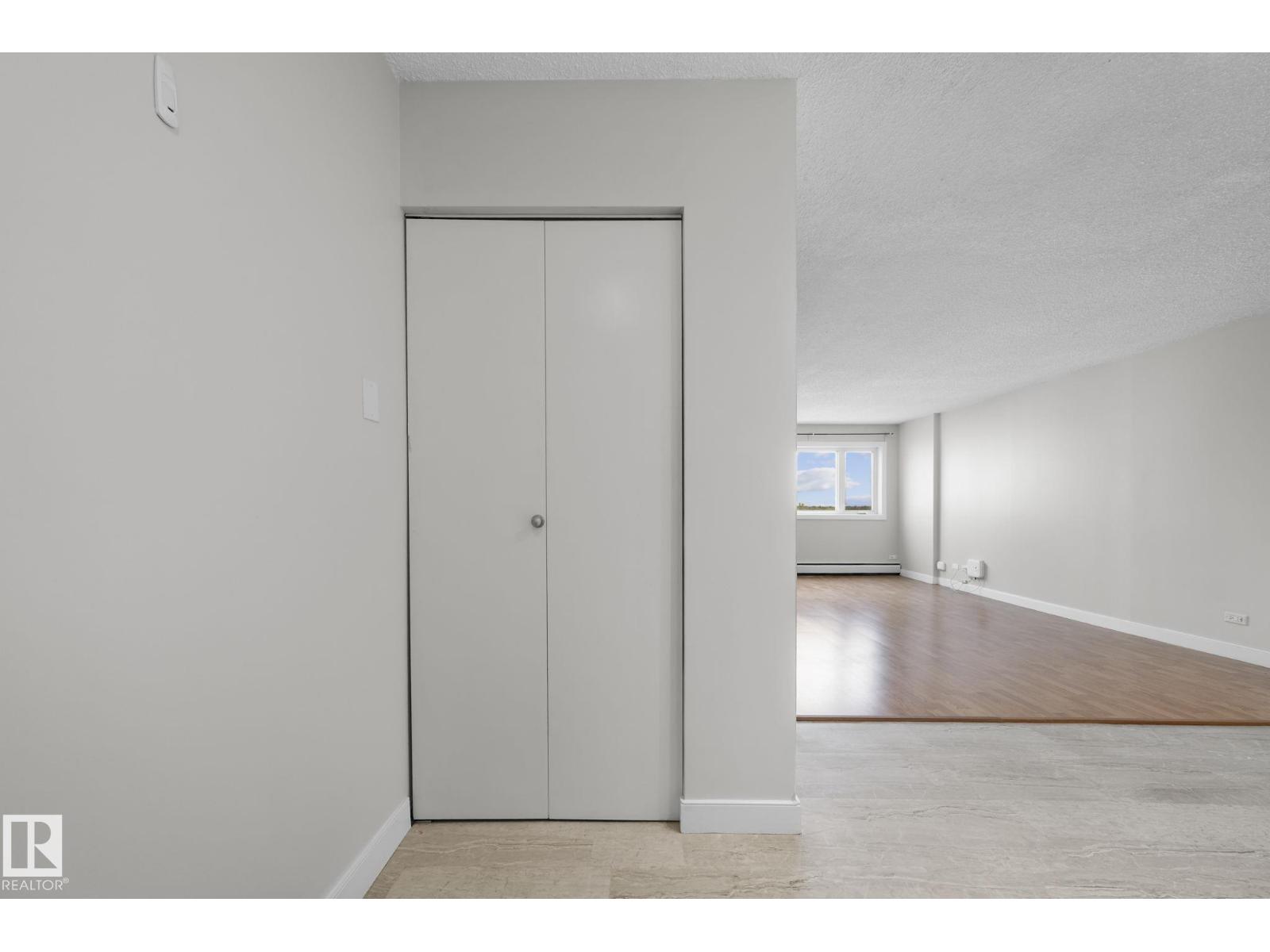 #806 9710 105 ST NW