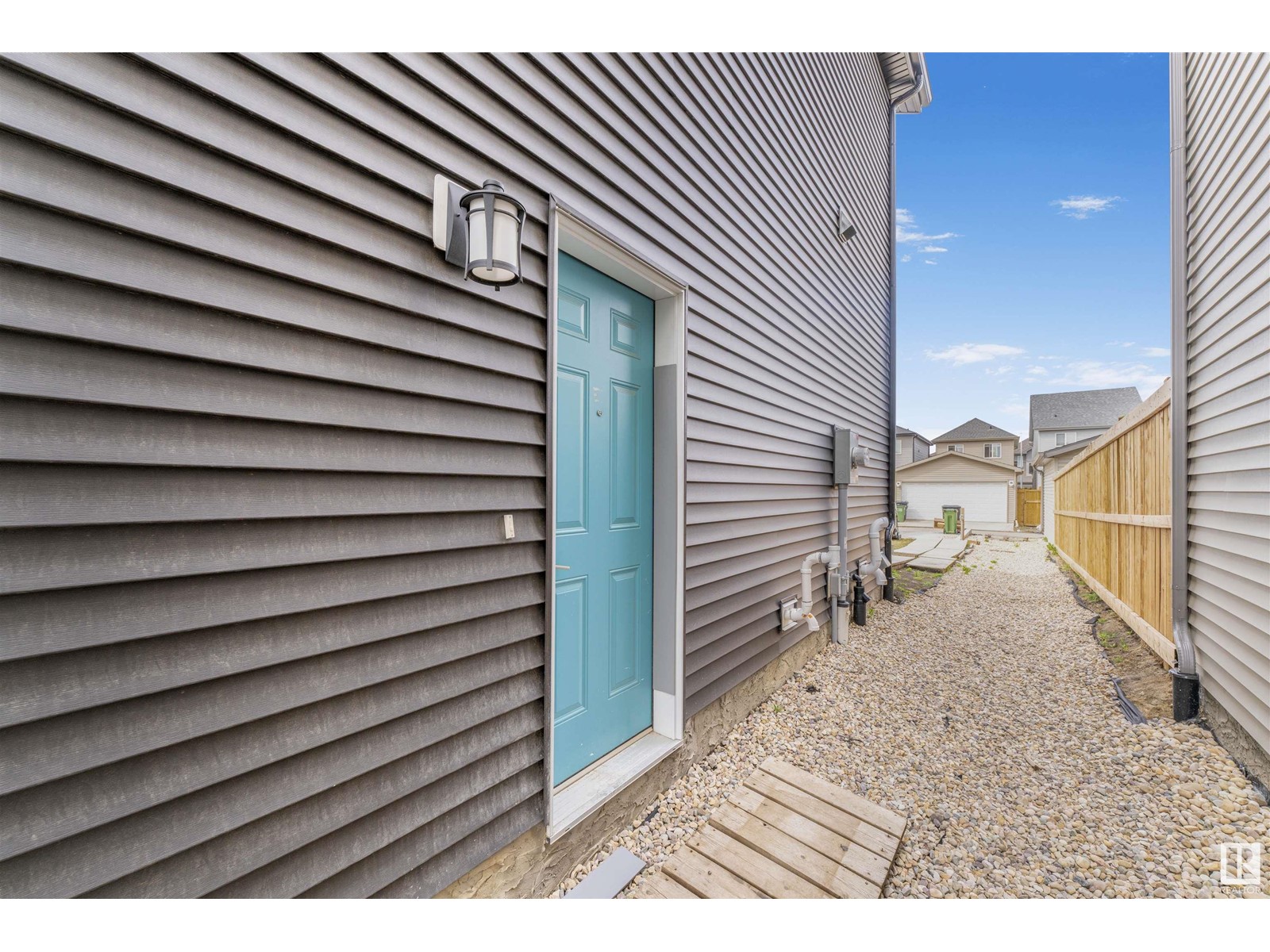 9912 226 ST NW