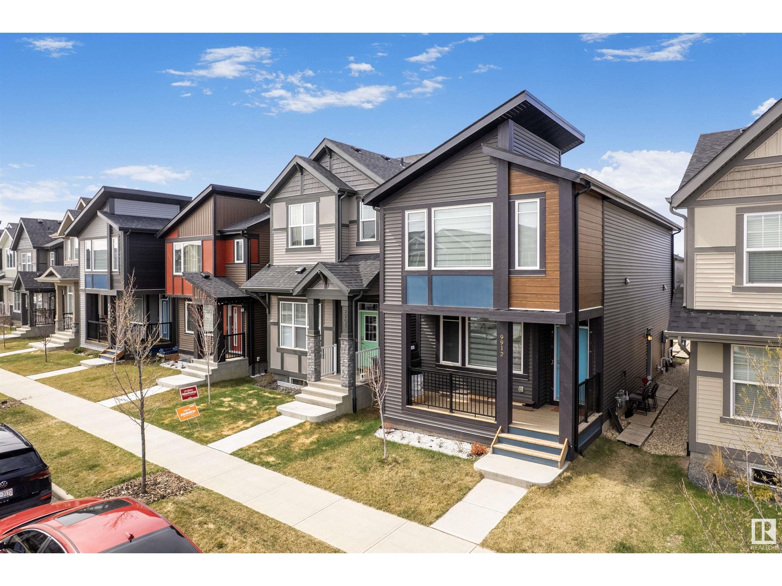9912 226 ST NW