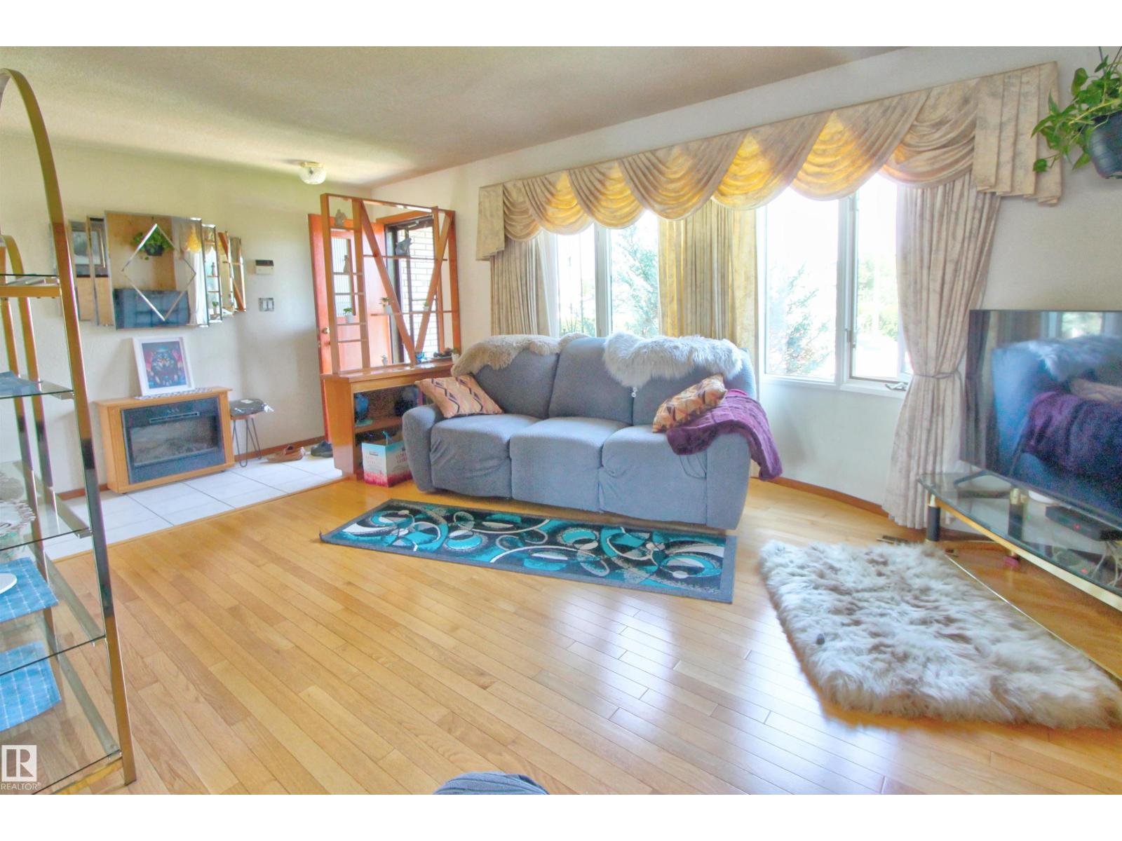 13304 115 ST NW