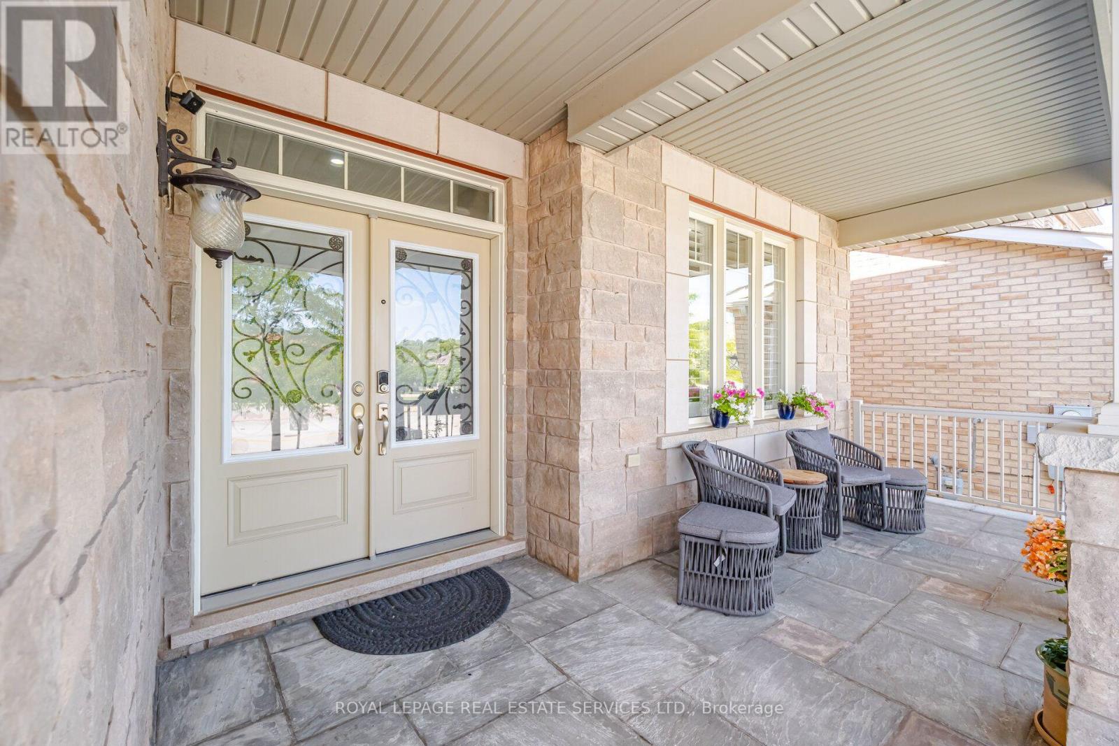 8 WARDSVILLE DRIVE