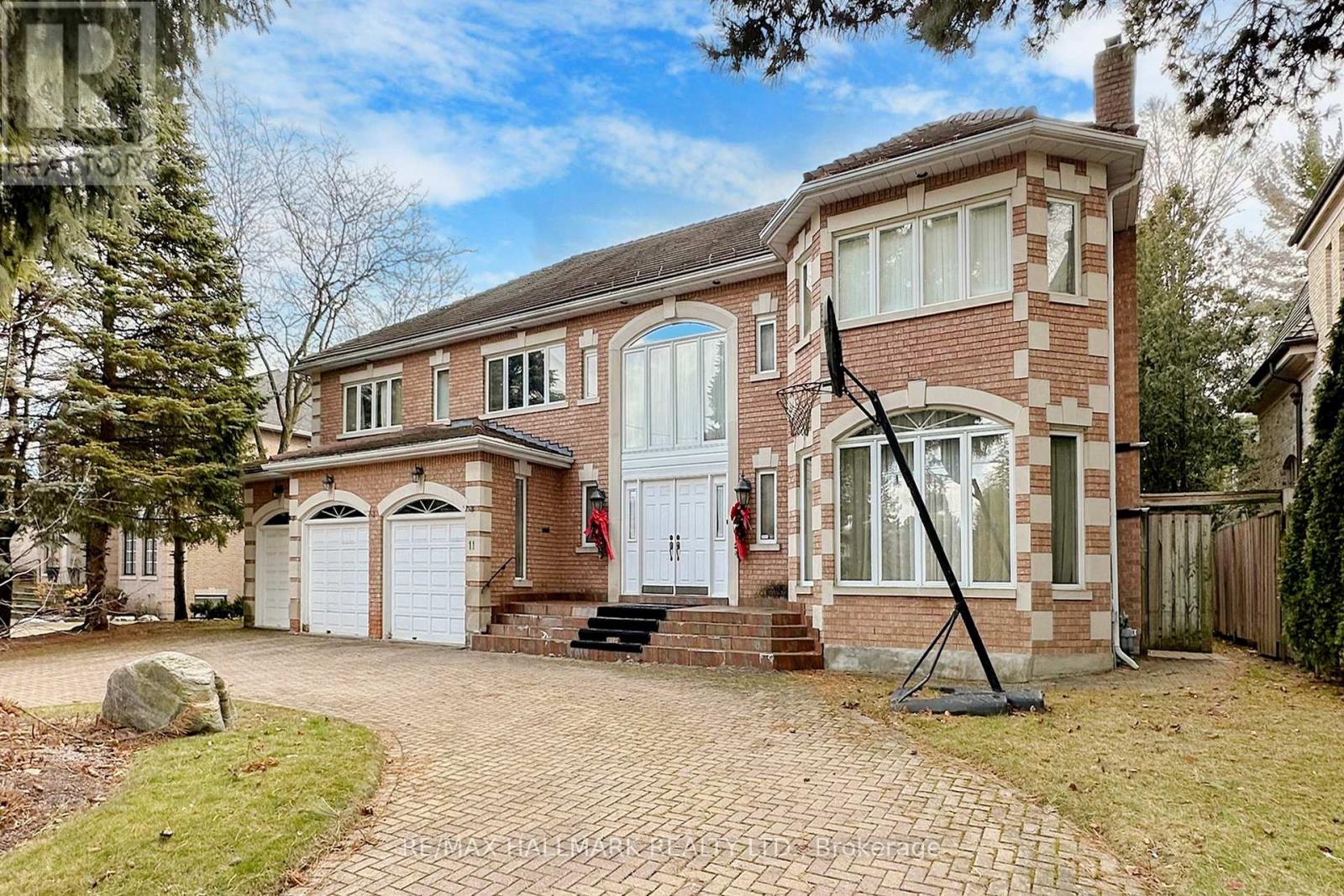 11 VERNHAM AVENUE