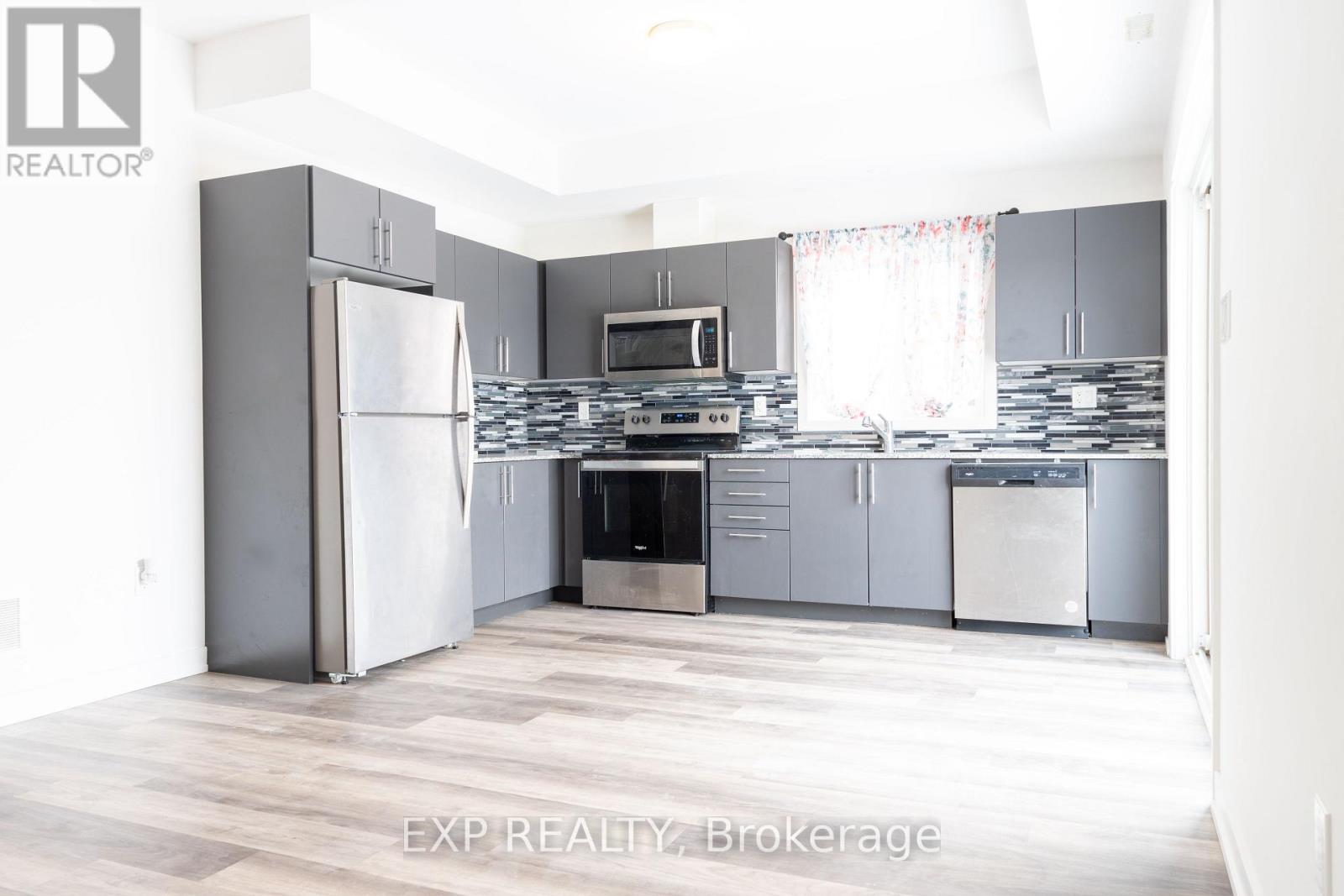 40 - 205 WEST OAK TRAIL