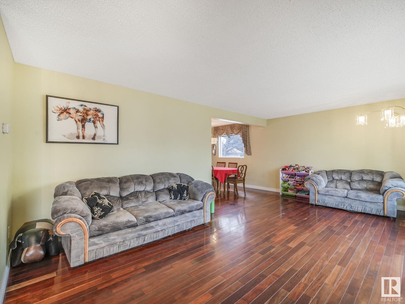 18409 62B AV NW