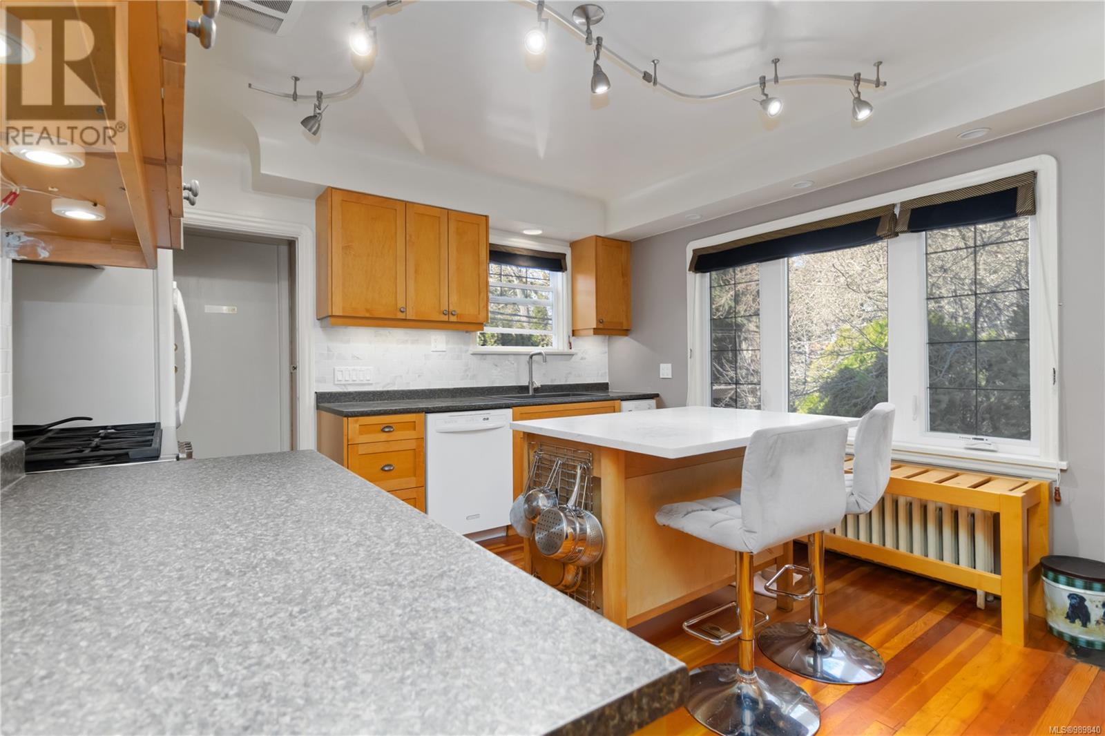 1249 Judge Pl