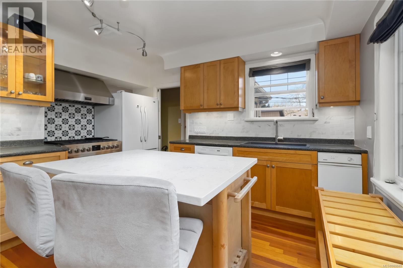 1249 Judge Pl