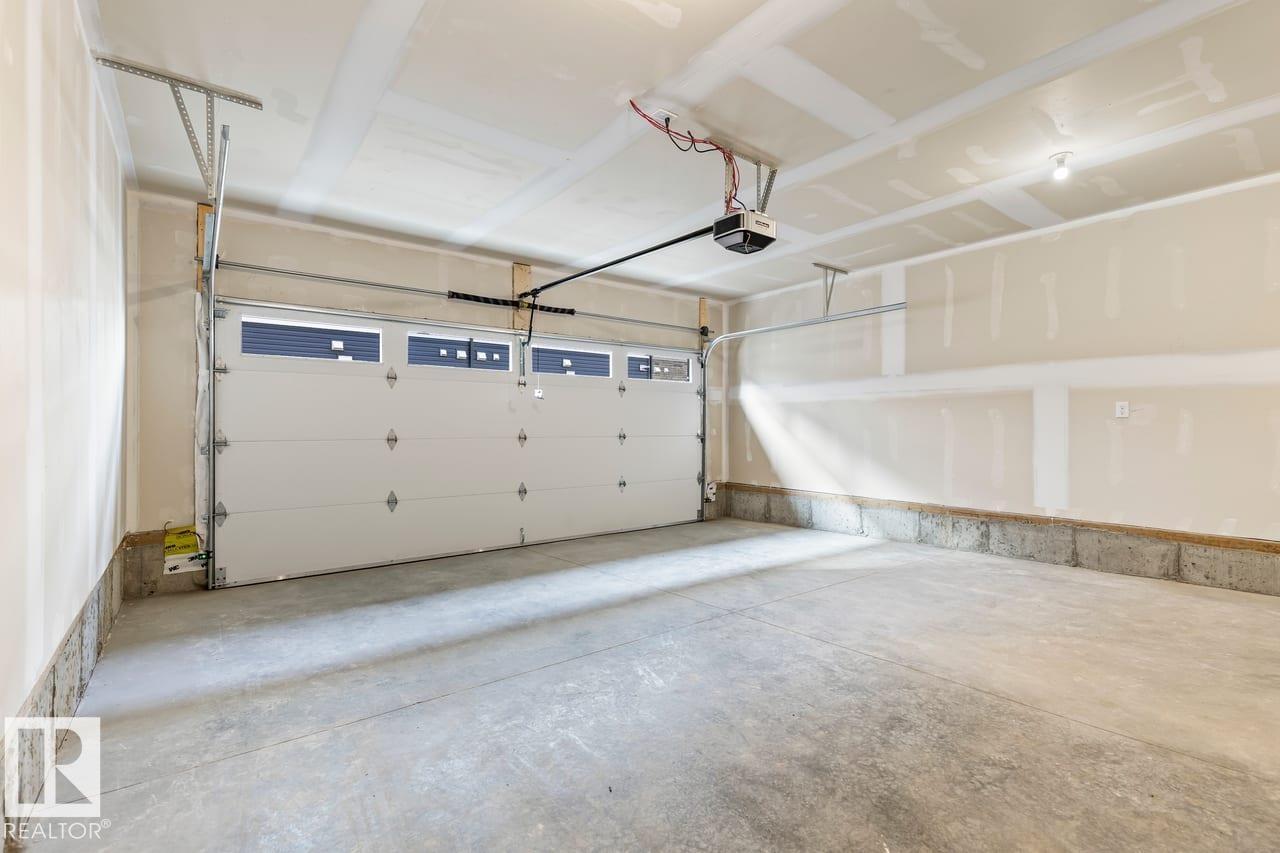 42 Corner Glen MR NE