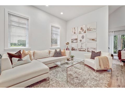 27 3122 160 STREET Surrey BC V3Z8K5