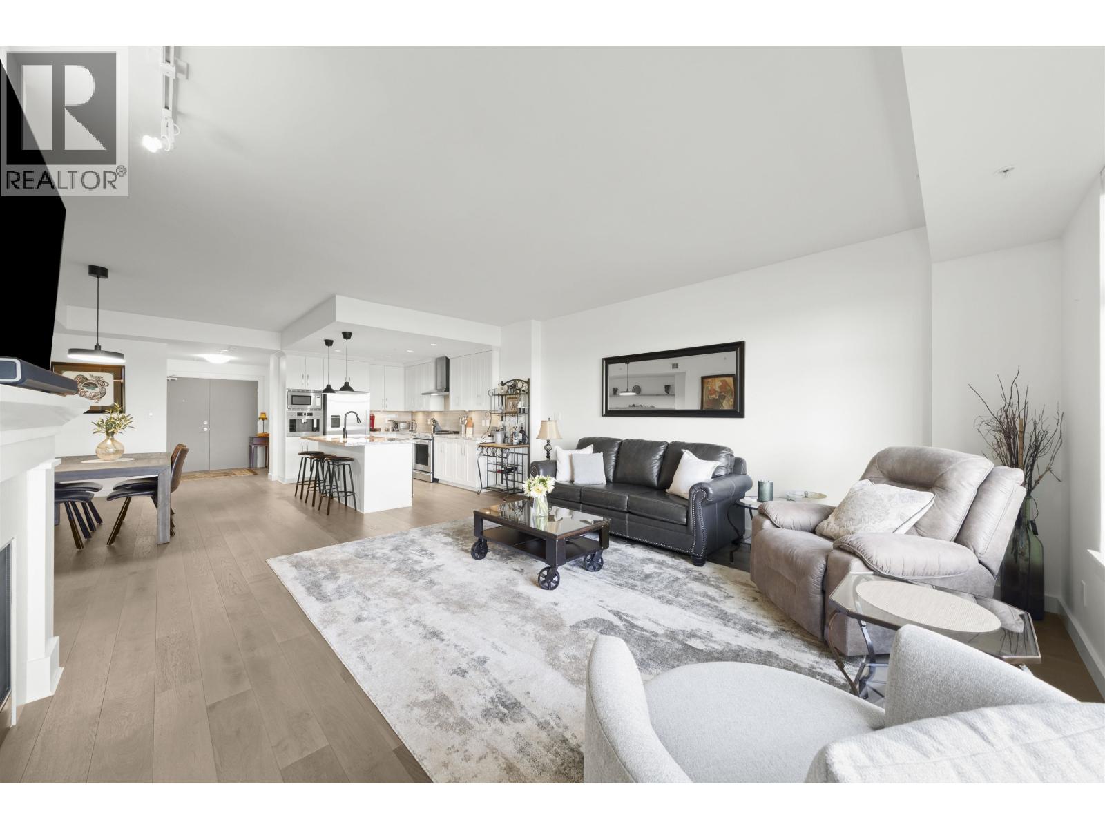 112 5011 SPRINGS BOULEVARD