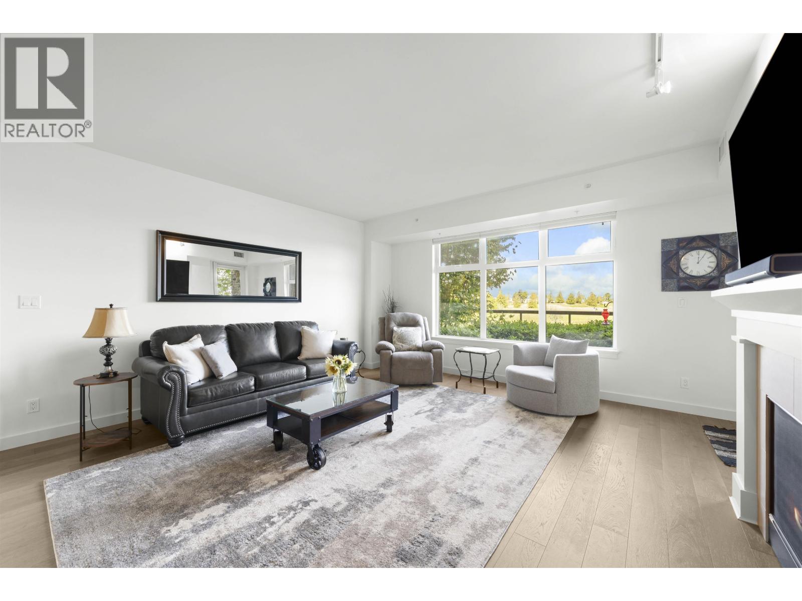 112 5011 SPRINGS BOULEVARD