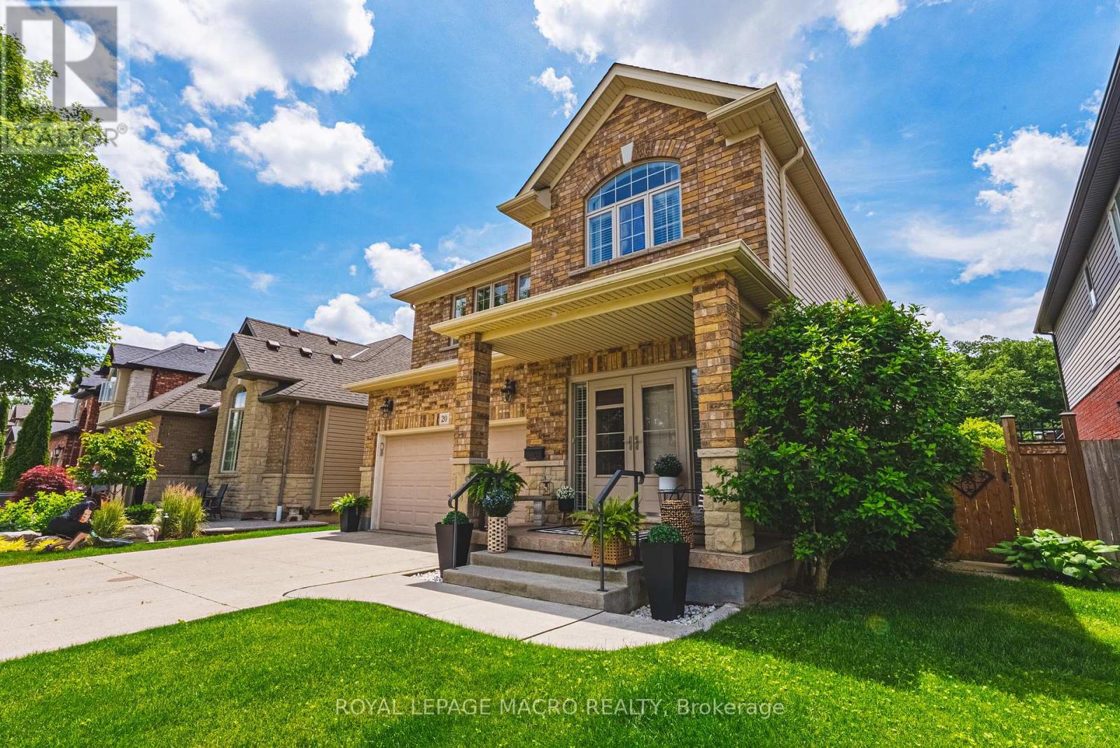 20 DEGROW CRESCENT