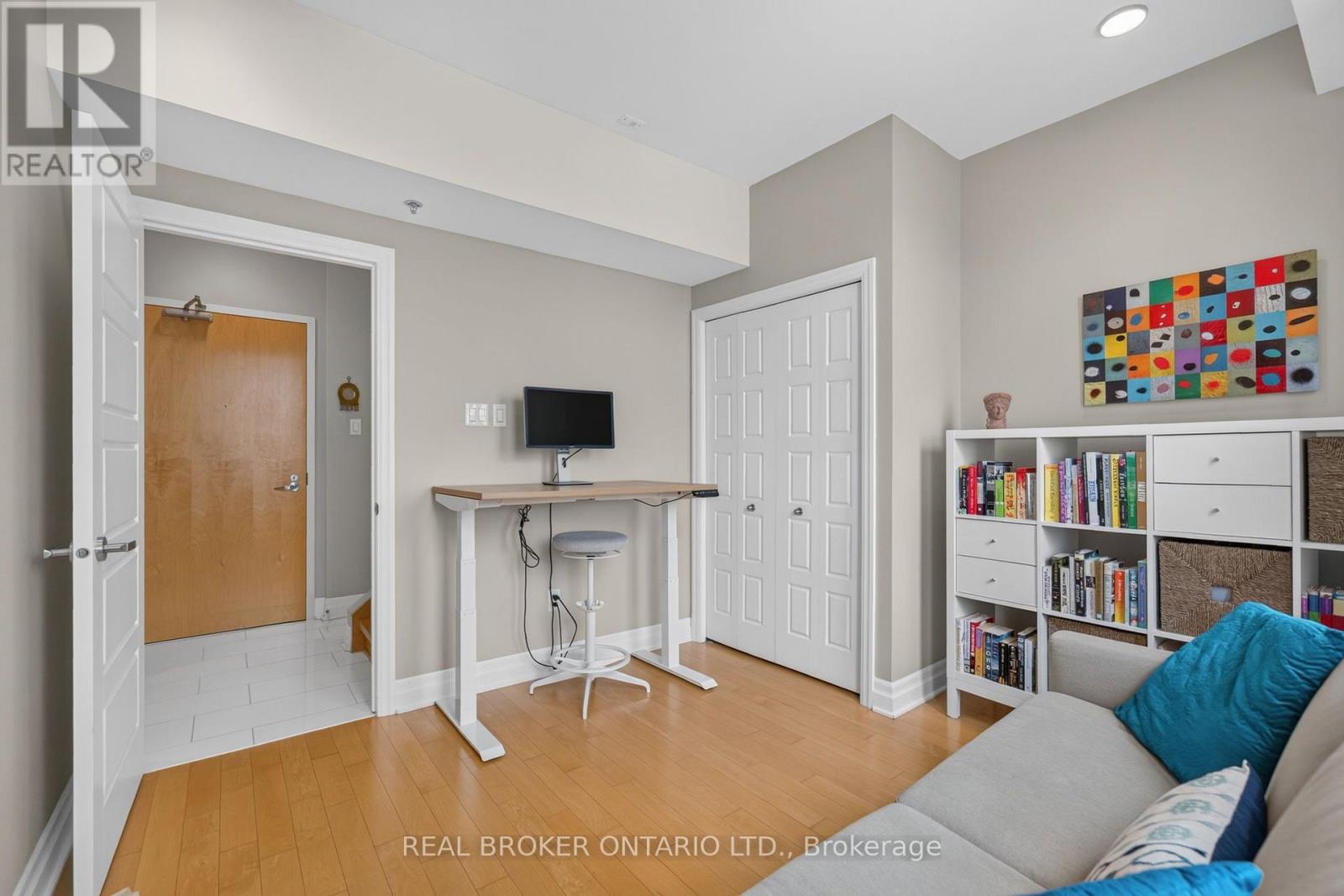 317 - 300 B LETT STREET