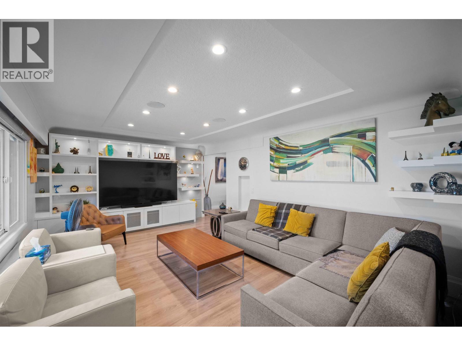 6978 MCKINNON STREET