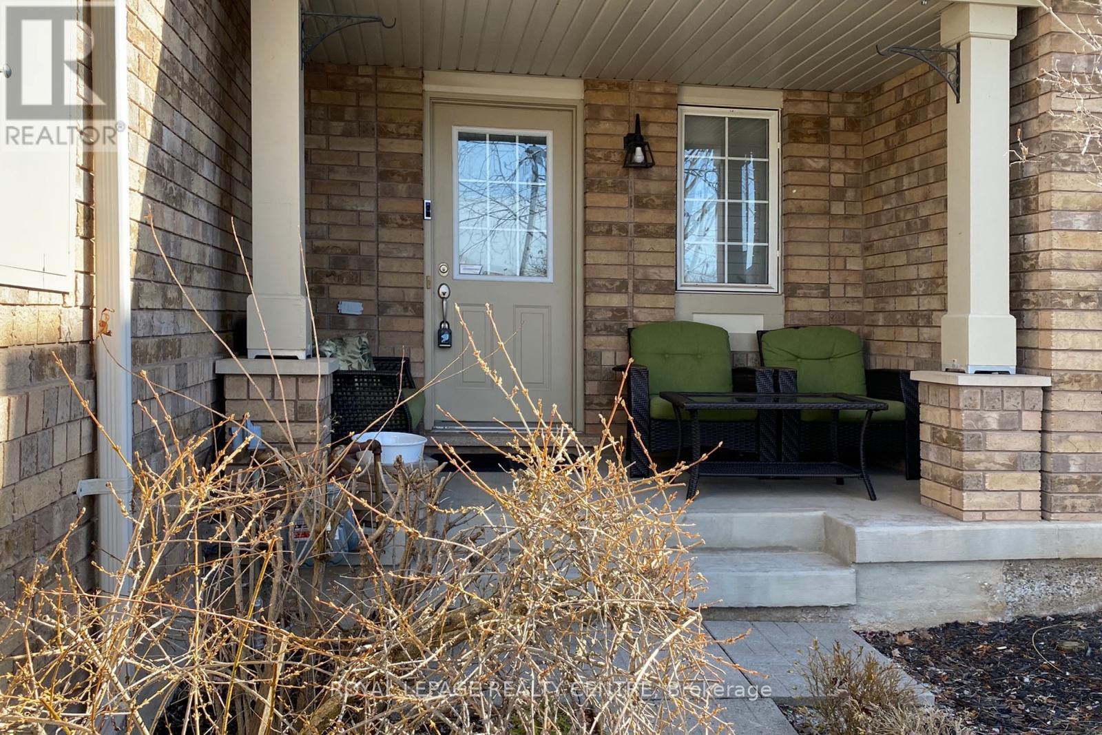 2418 BAINTREE CRESCENT