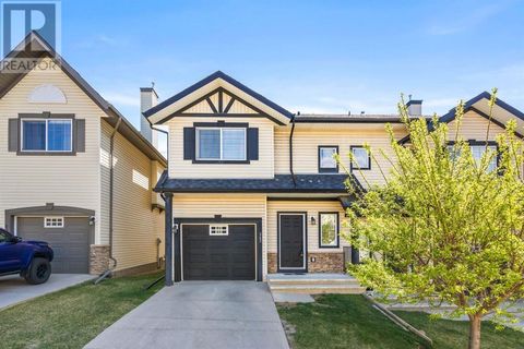 243 Rockyspring Grove NW Calgary AB T3G5Z7