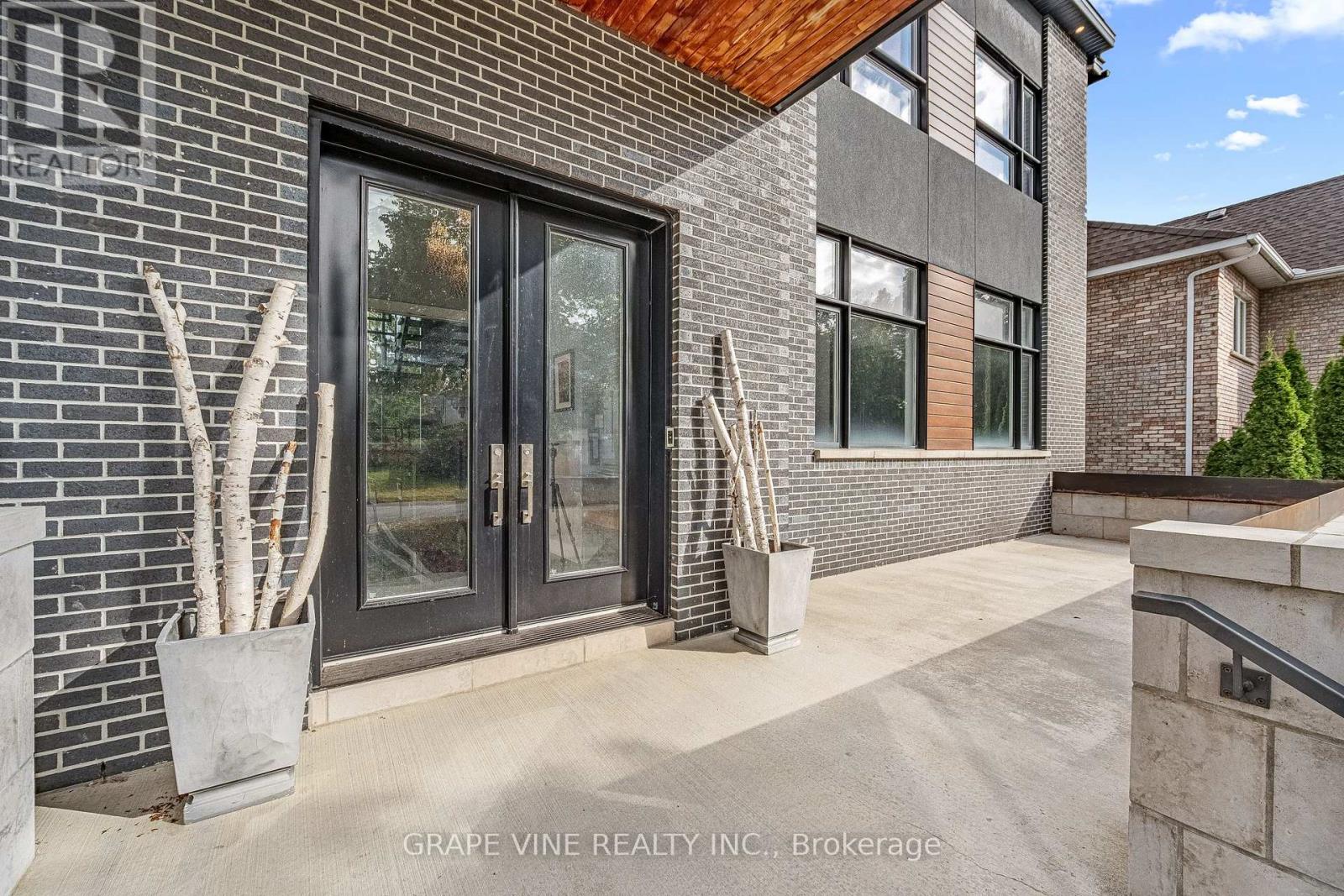 315 CRESTVIEW ROAD