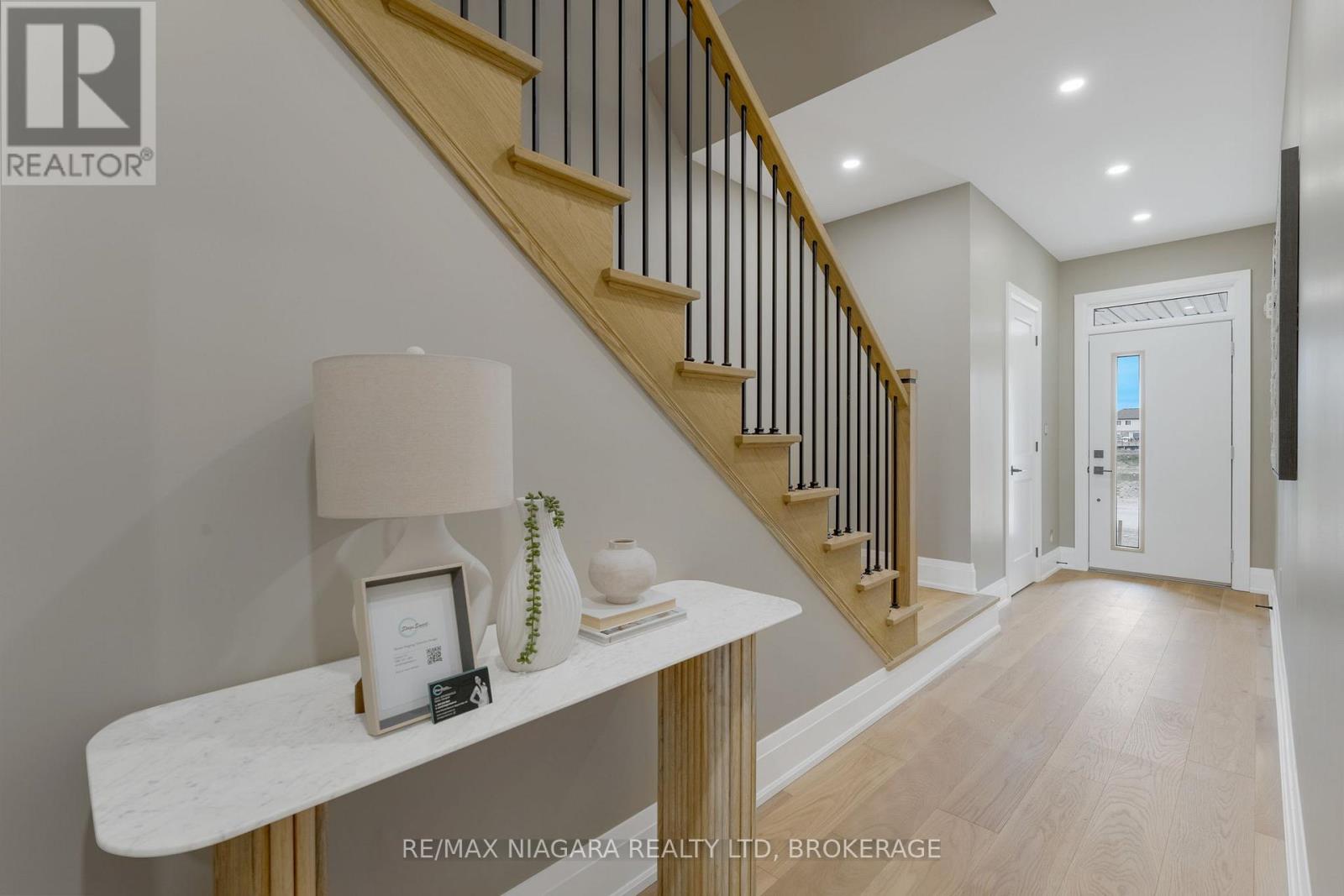 6208 CURLIN CRESCENT