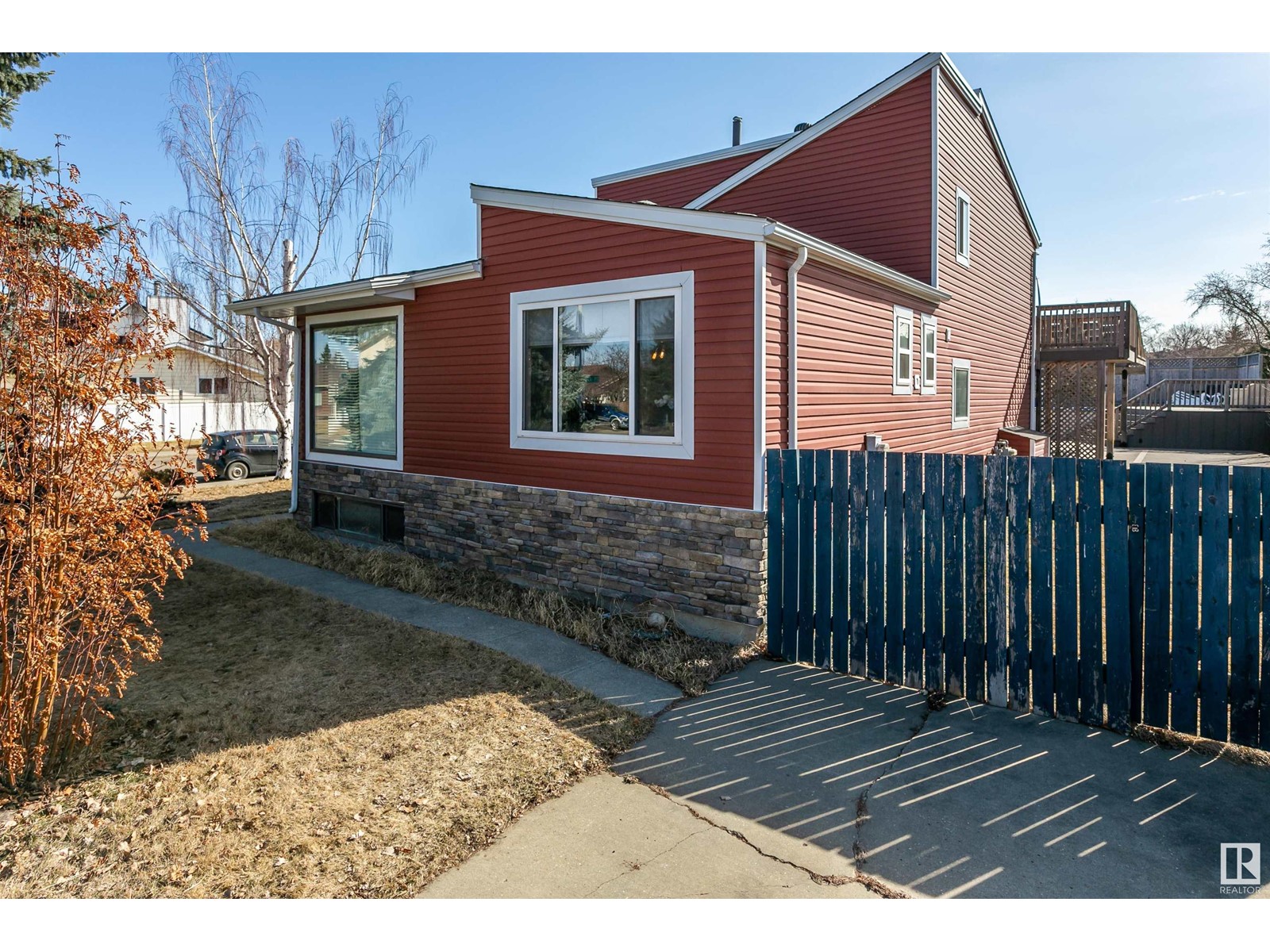 10503 25 AV NW