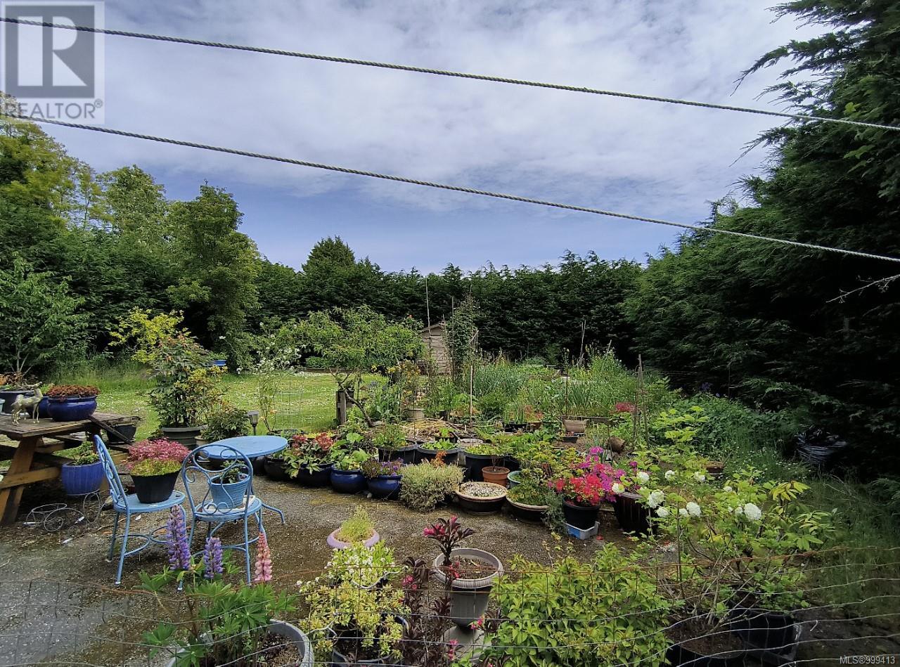 9175 East Saanich Rd