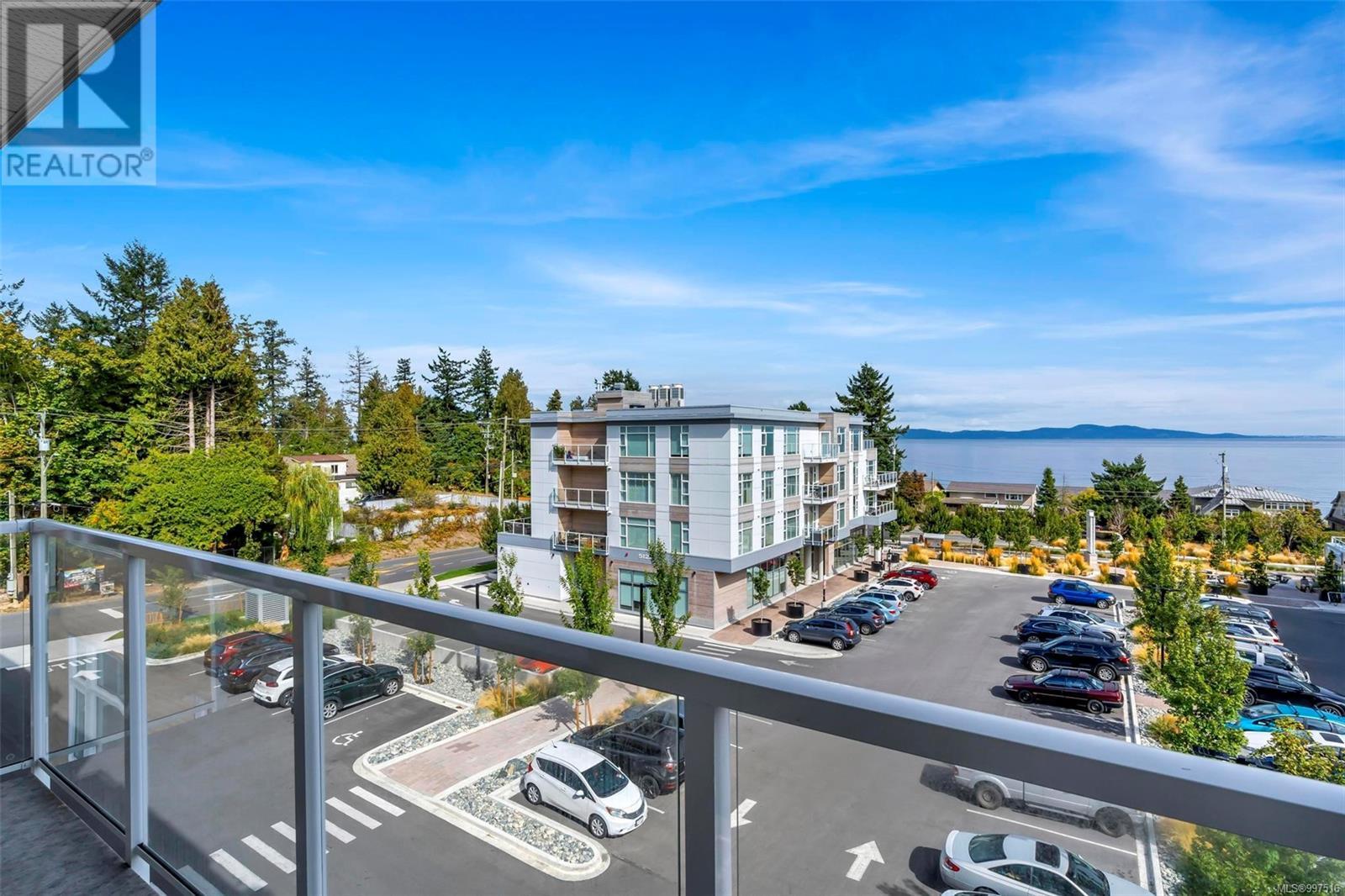 306 5120 Cordova Bay Rd