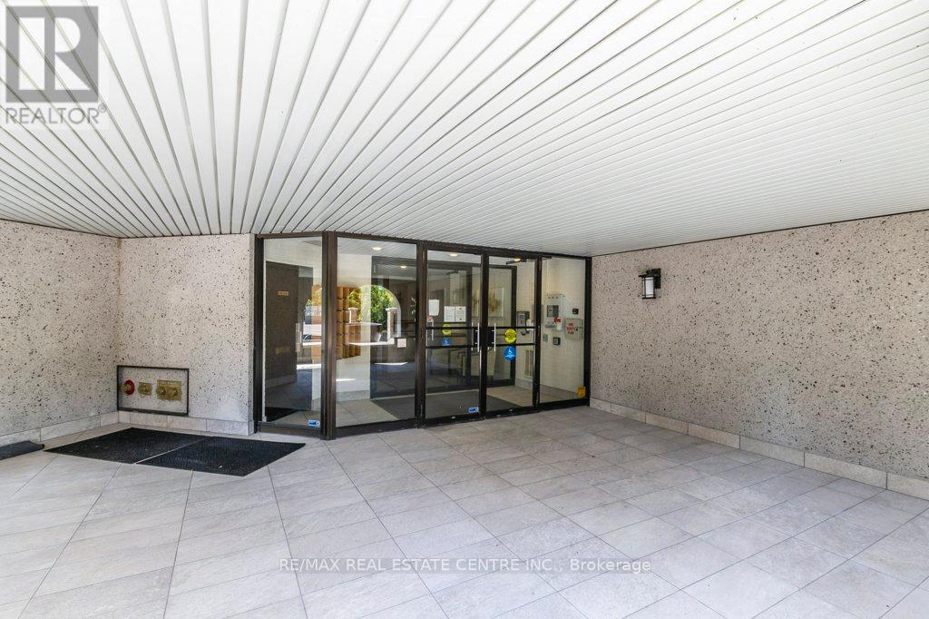 11 - 52 BLUE SPRINGS DRIVE