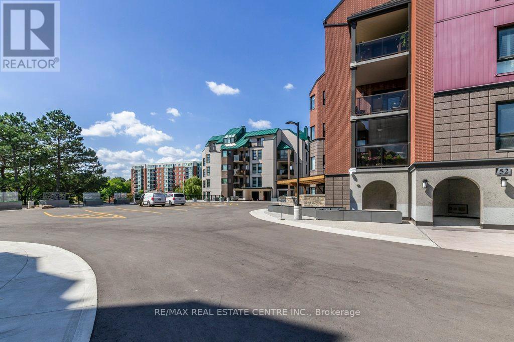 11 - 52 BLUE SPRINGS DRIVE