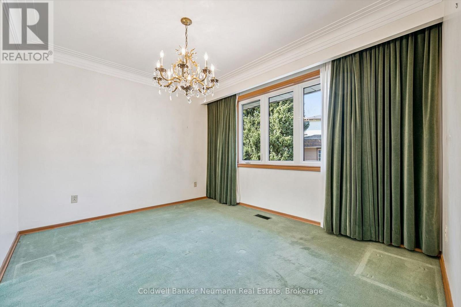 18 CARMINE PLACE