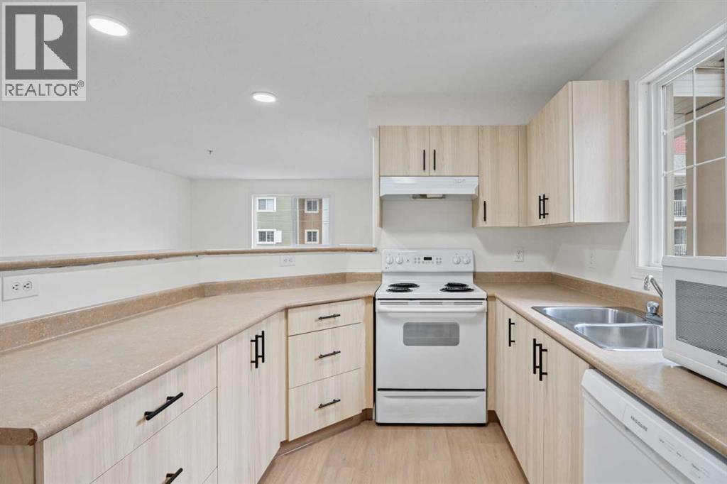 3325, 10 Prestwick Bay SE