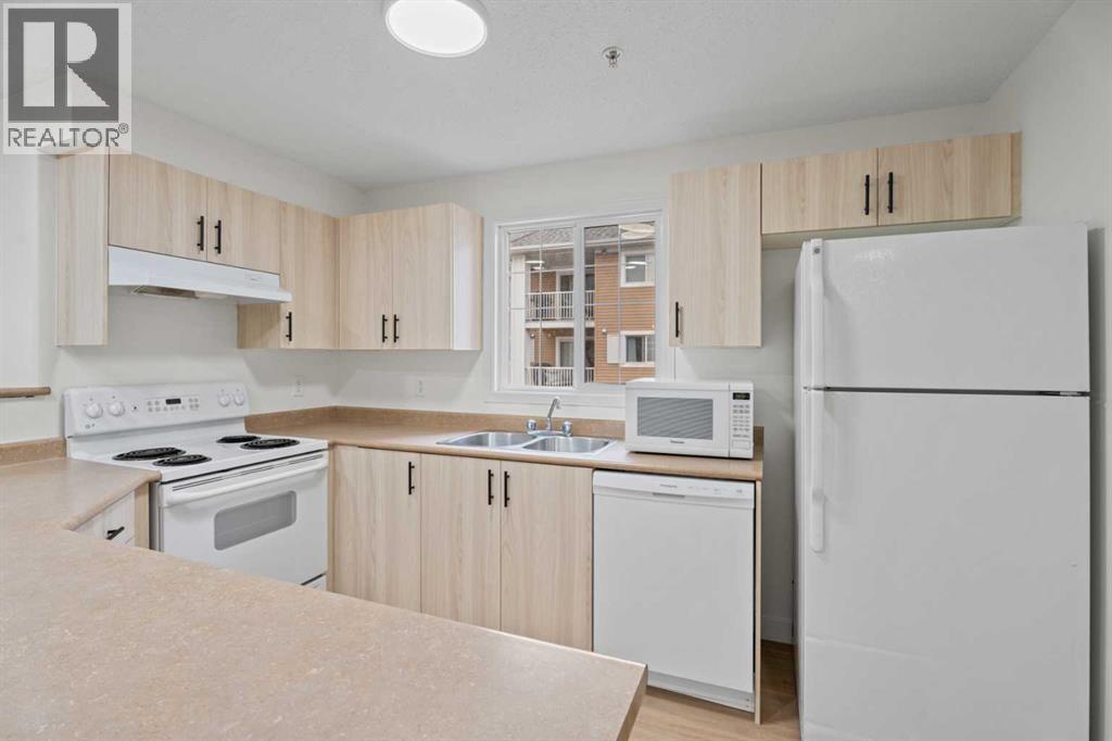 3325, 10 Prestwick Bay SE