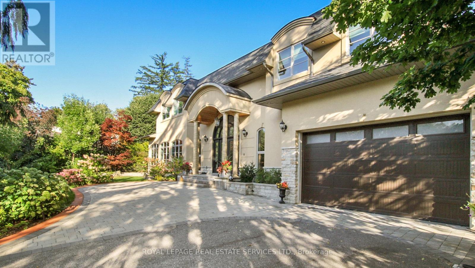 1286 CAMBRIDGE DRIVE W