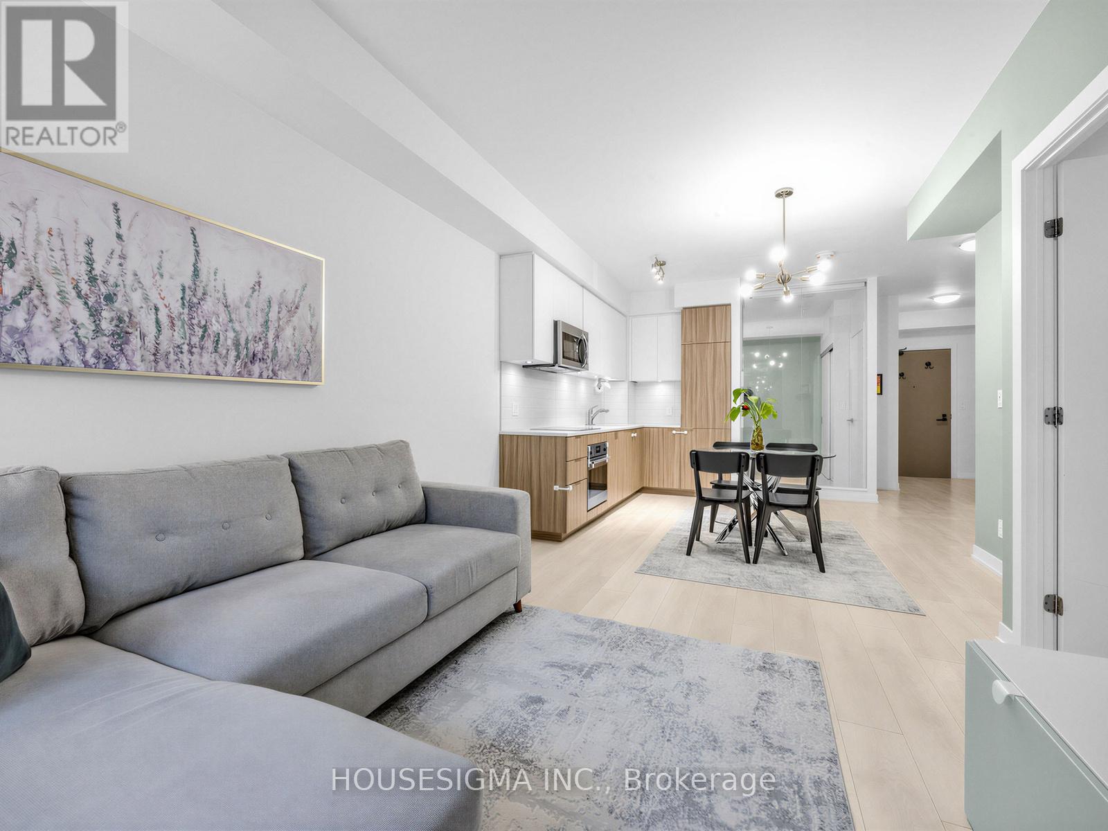 306 - 223 ST.CLAIR AVENUE