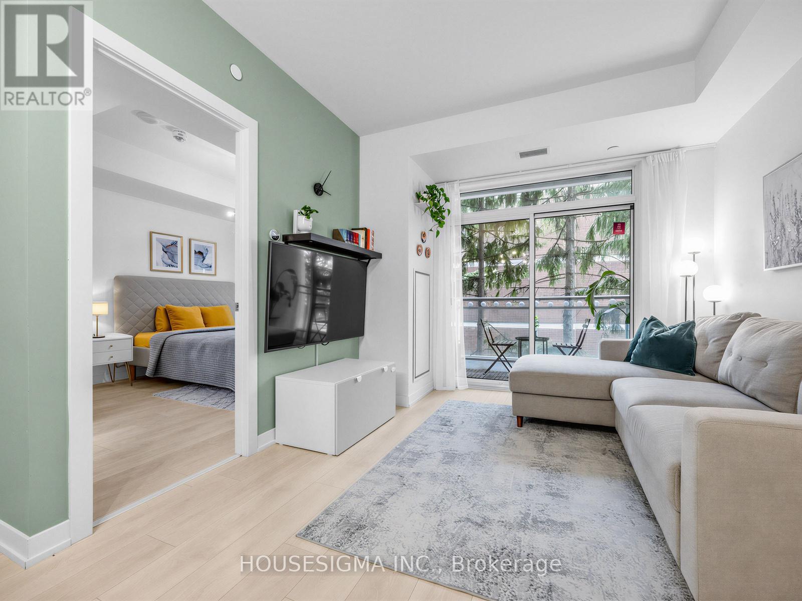 306 - 223 ST.CLAIR AVENUE