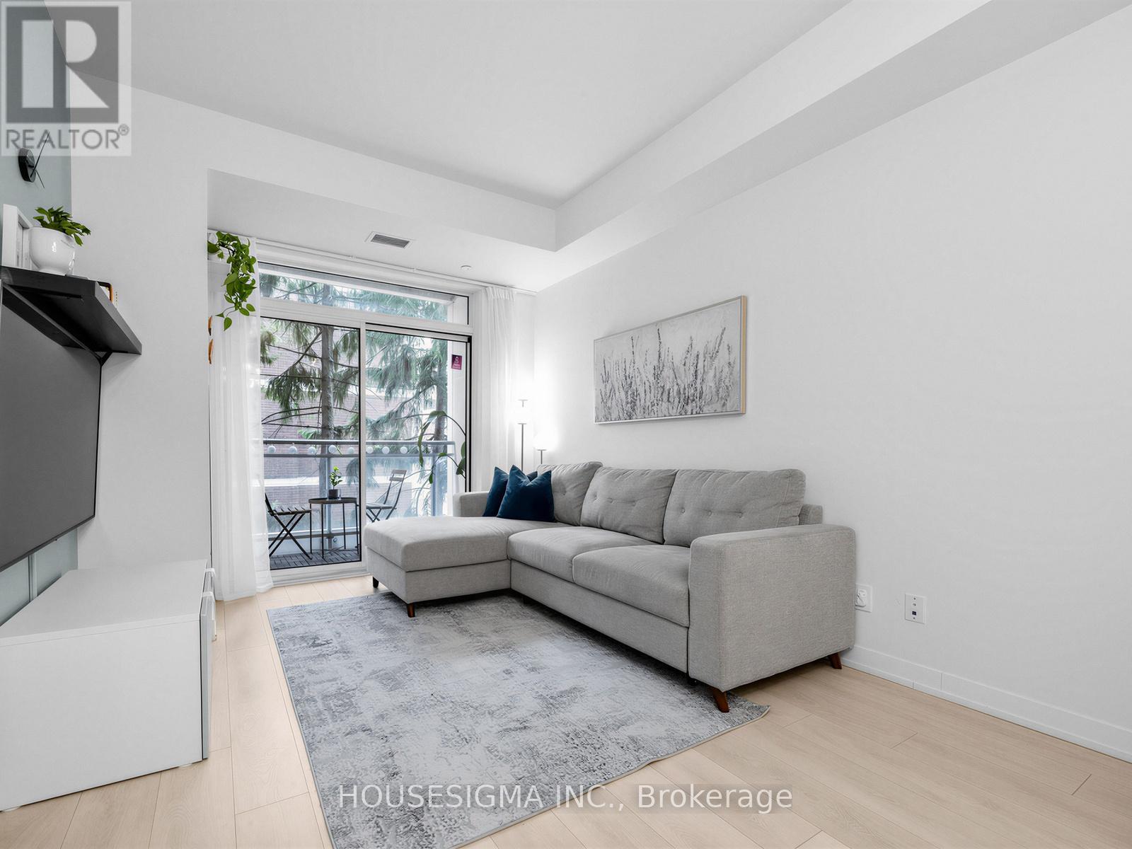 306 - 223 ST.CLAIR AVENUE