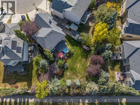 57 Strathlea Grove SW Calgary AB T3H5C5