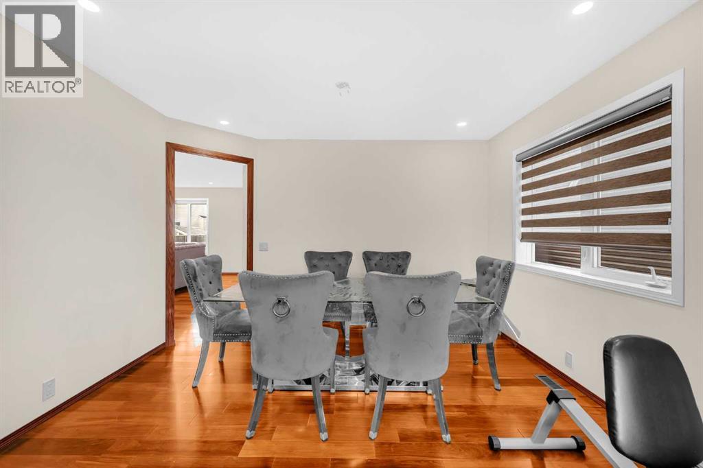 51 Coral Reef Close NE