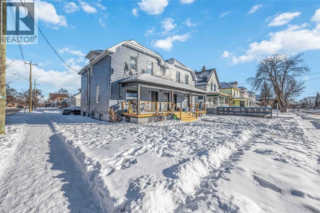 218-220 Mitton STREET South