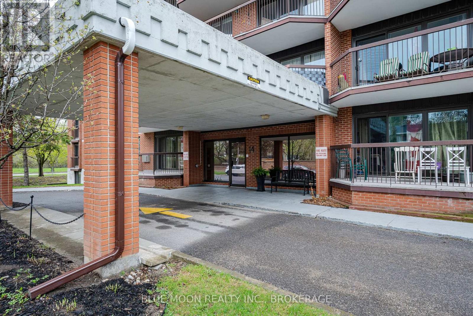 207 - 14 GREENVIEW DRIVE