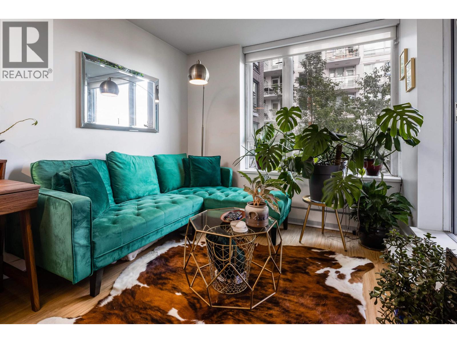 601 188 KEEFER STREET