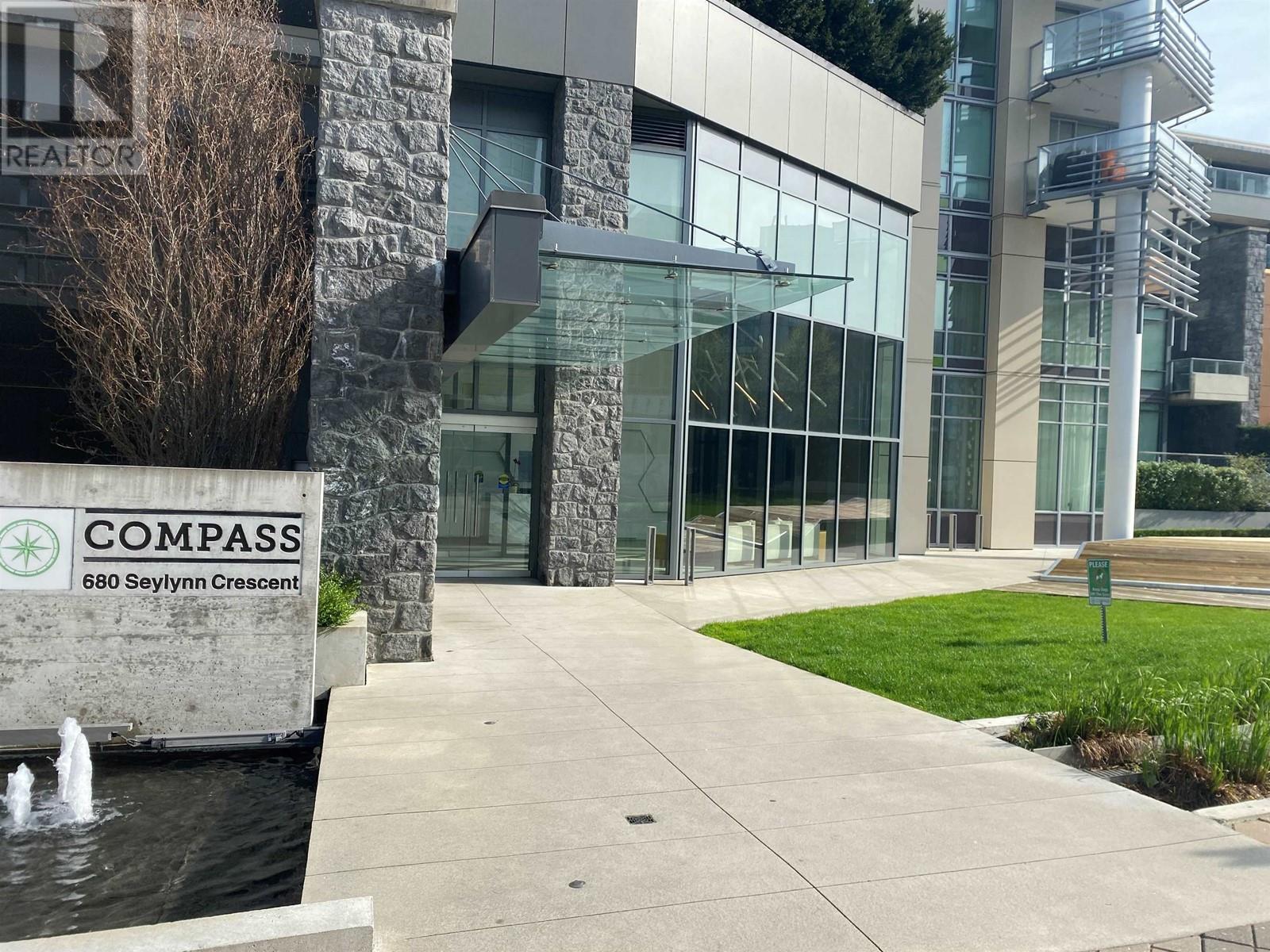 Photo 1 of 37 — 680 SEYLYNN Crescent 2702, North Vancouver, BC V7J0B5